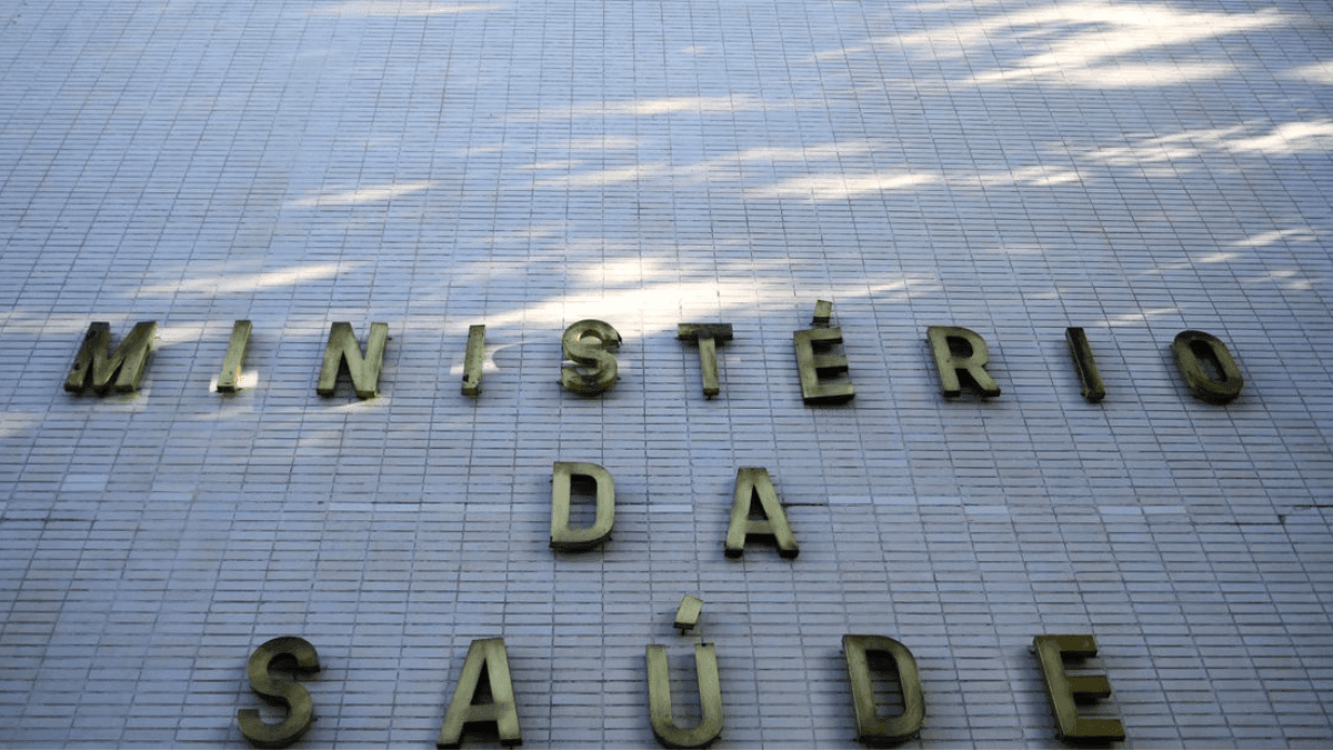 Nísia Trindade descartou à jornalistas fatiar a gestão