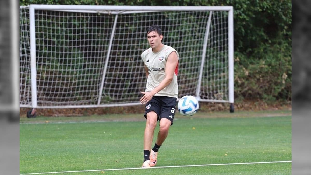 Ferraresi durante treinamento no São Paulo