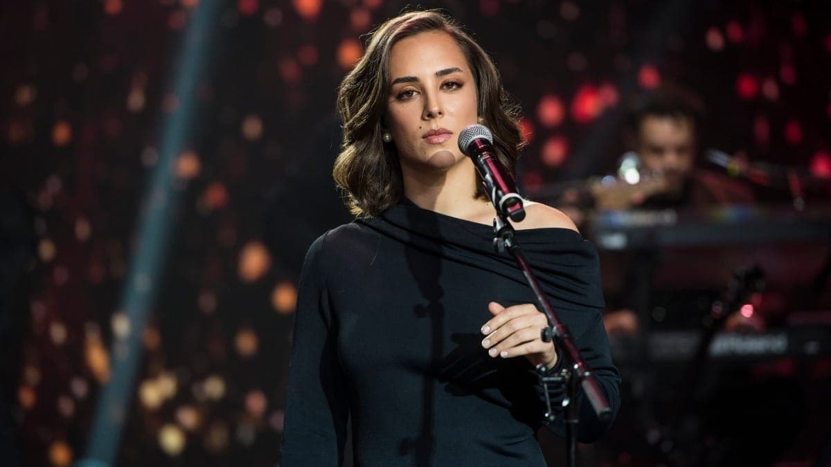 Lara Silva se apresentou no Faustão na Band