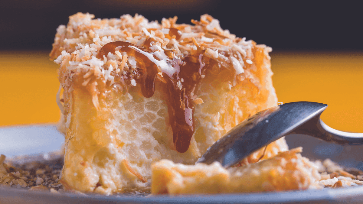 Pudim de tapioca com calda de coco queimado