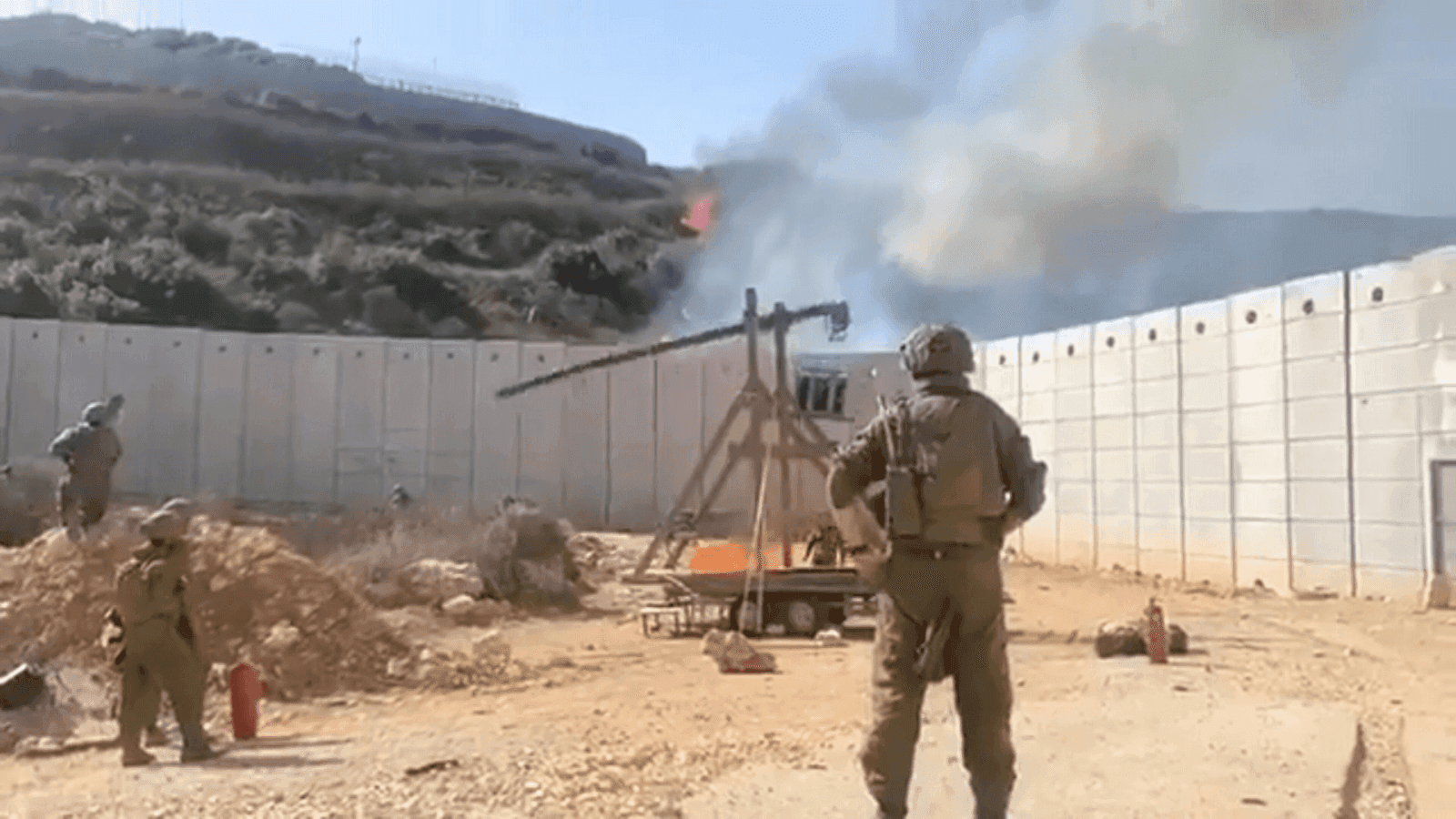 Israel usa catapulta contra o Hezbollah 