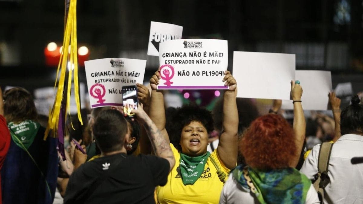 Manifestação contra o 'PL do aborto'