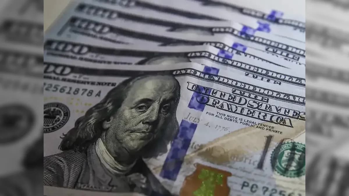 Dólar sobe e chega a R$ 6