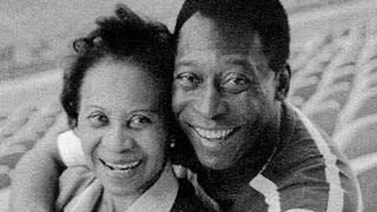 Morre Celeste Arantes, mãe de Pelé