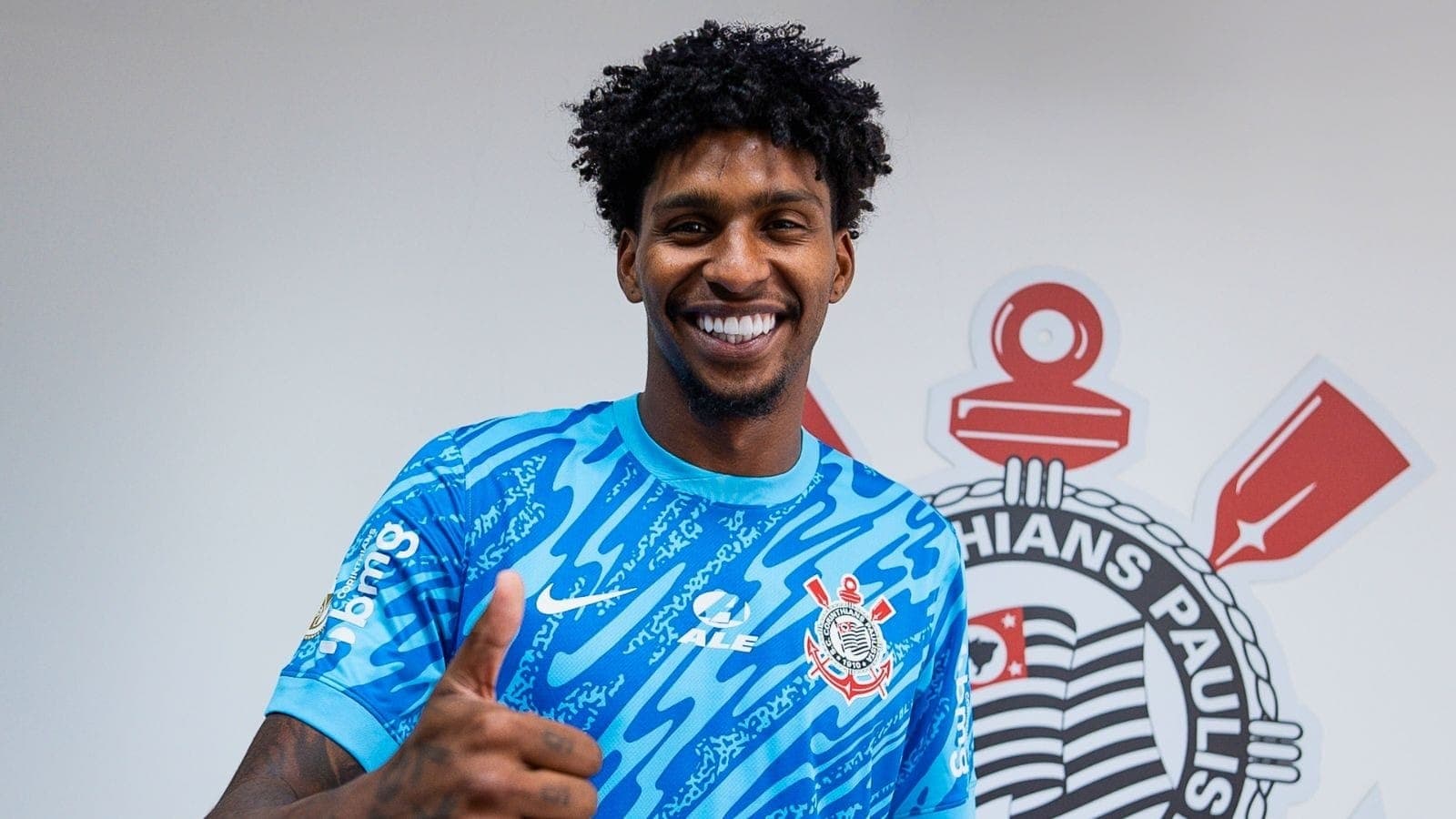 Hugo Souza é o novo goleiro do Corinthians