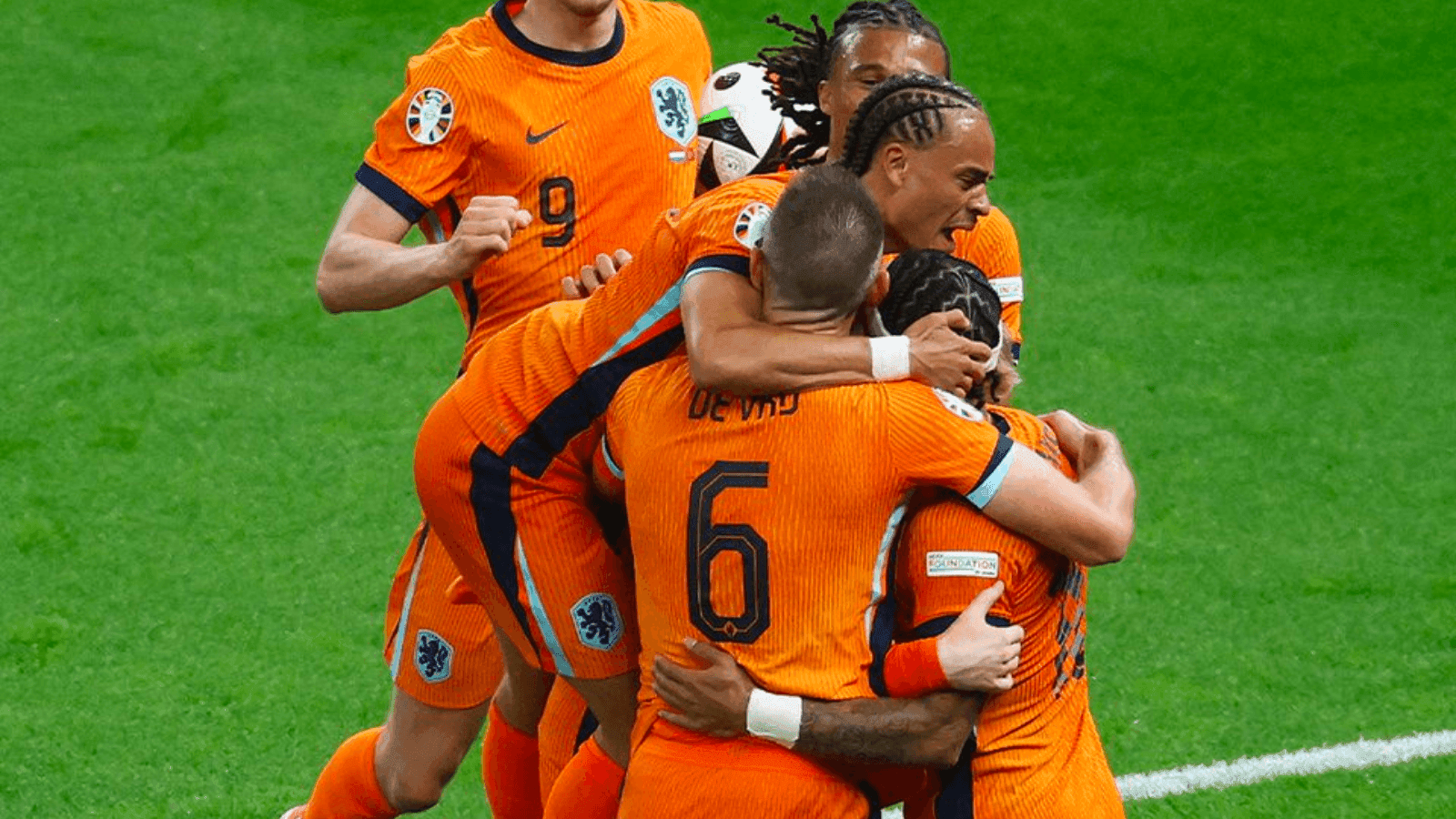 Jogadores da Holanda comemorando