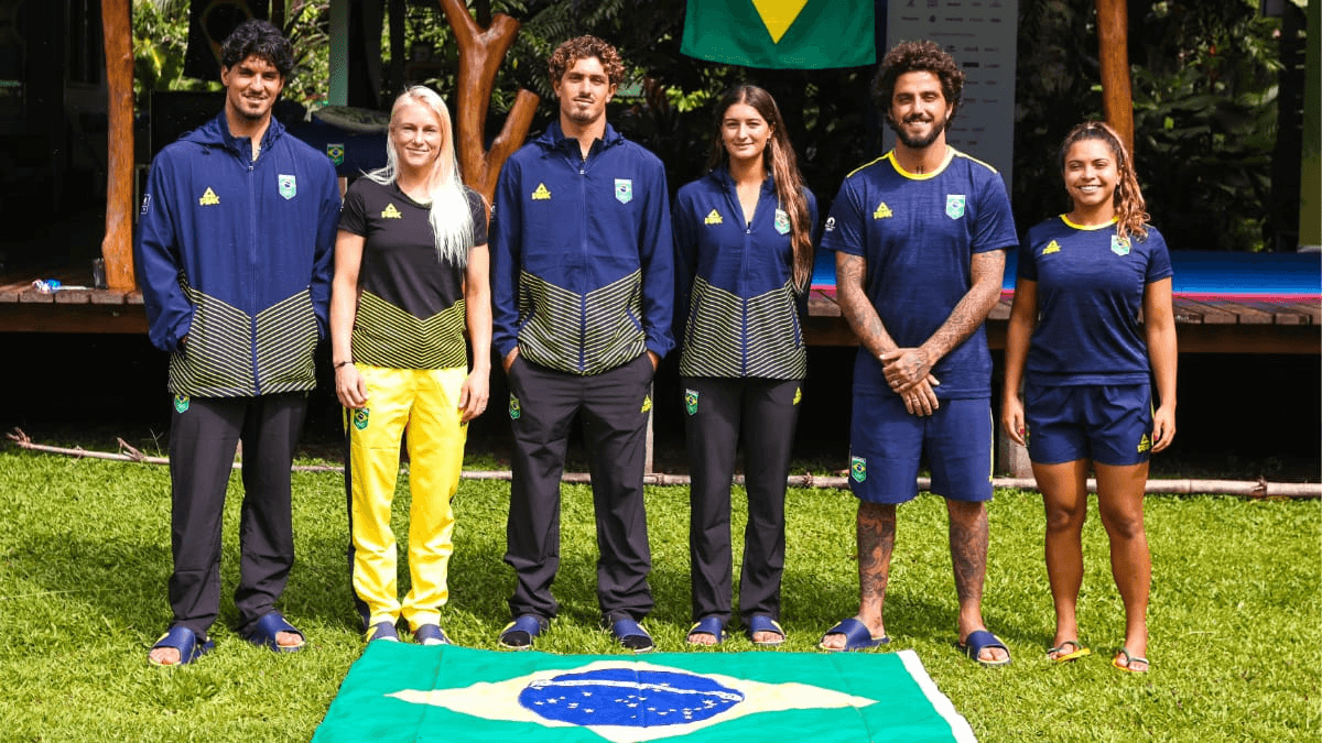 Atletas do Time Brasil de surfe