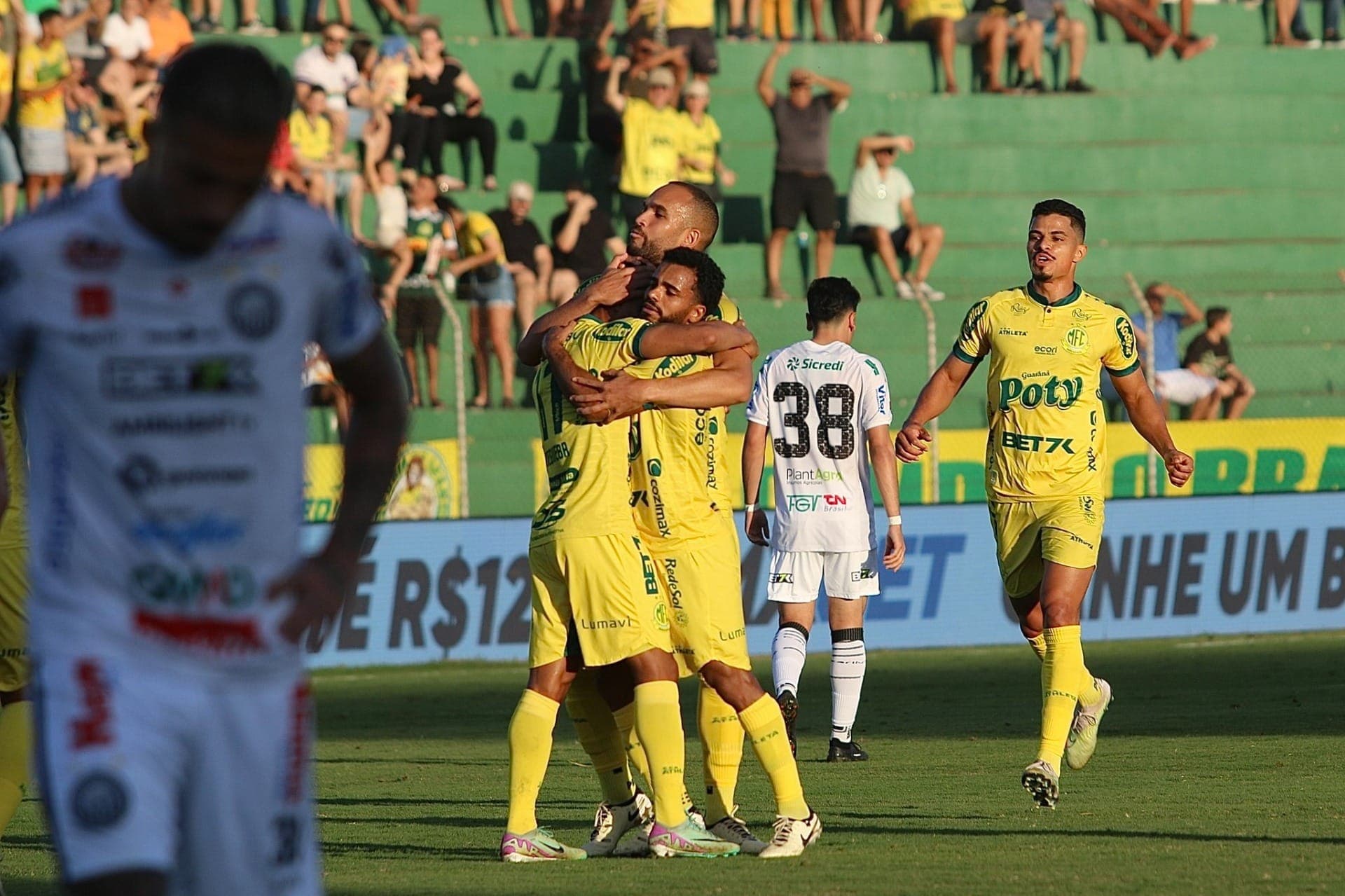 Mirassol contra o Operário-PR