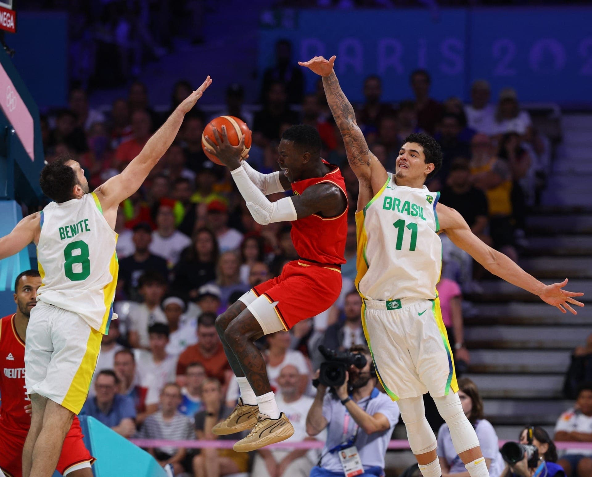 Brasil perde para a Alemanha no basquete