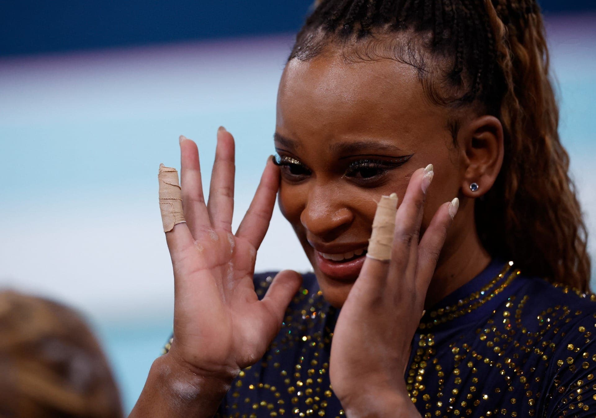 Rebeca Andrade emocionada