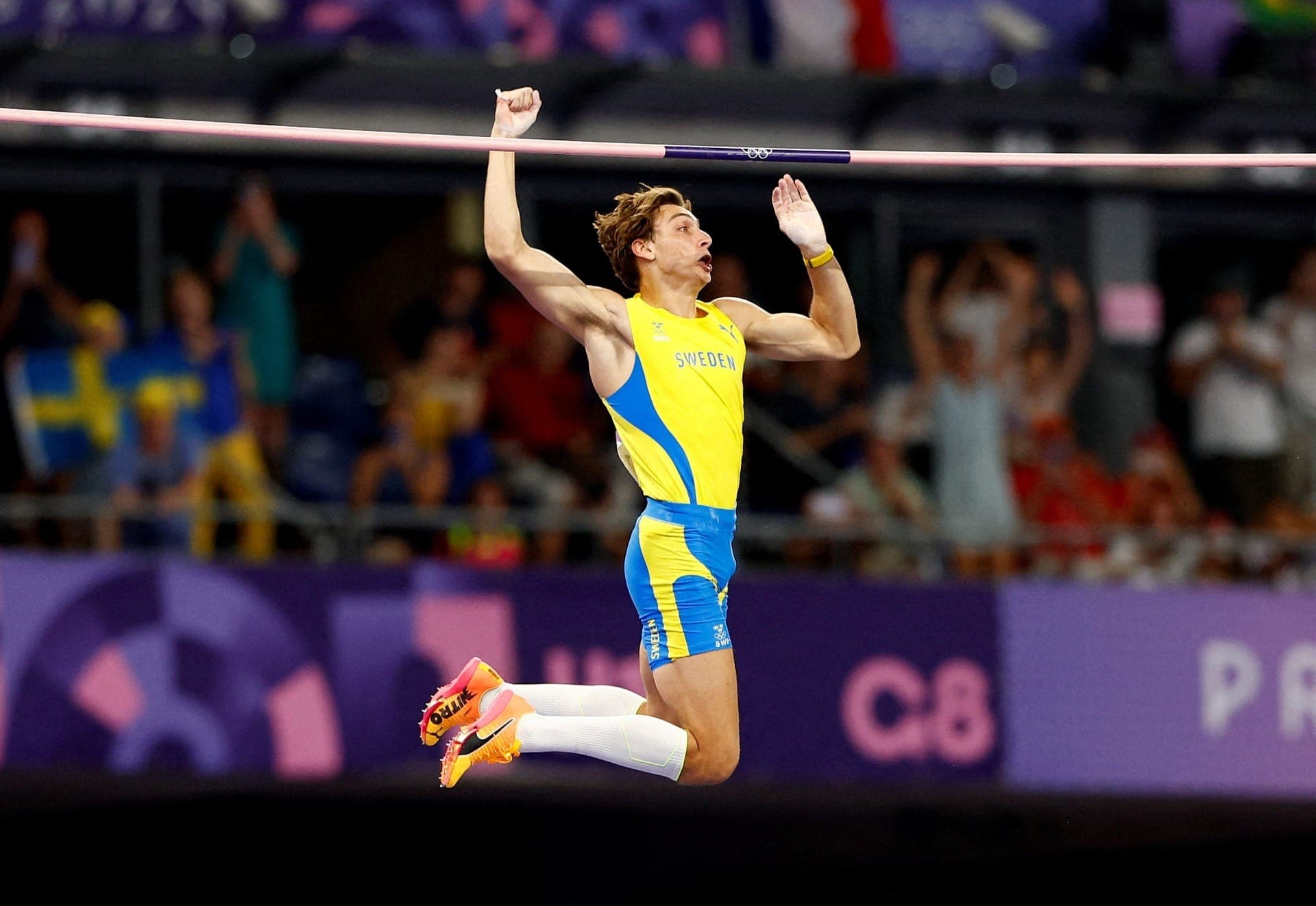 Armand Duplantis quebra recorde mundial 