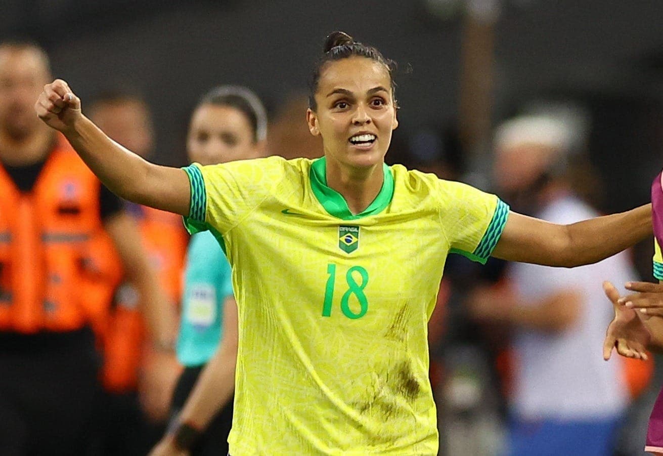 Gabi Portilho comemora gol do Brasil