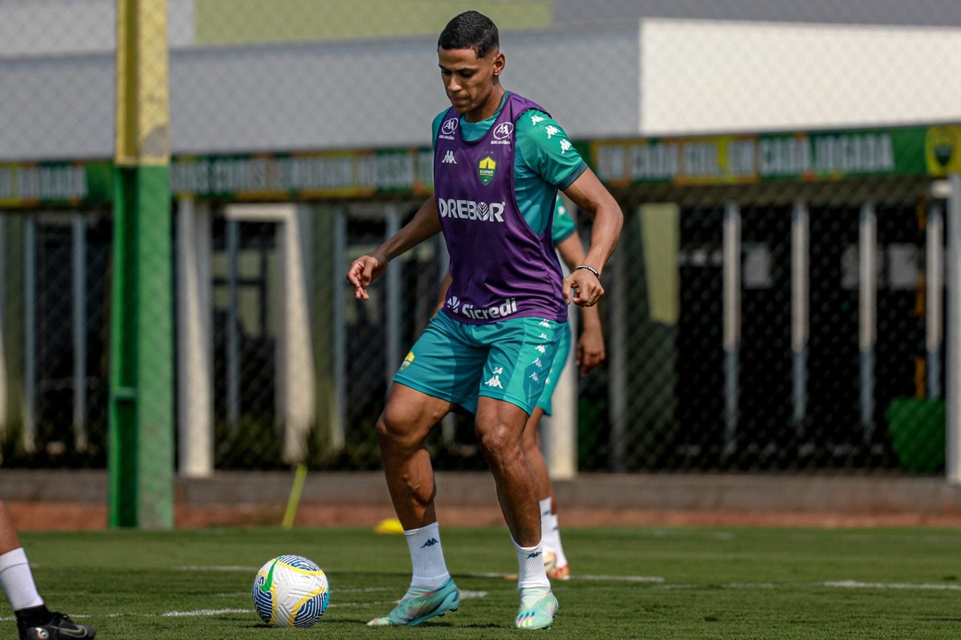 Bruno Alvez, zagueiro do Cuiabá