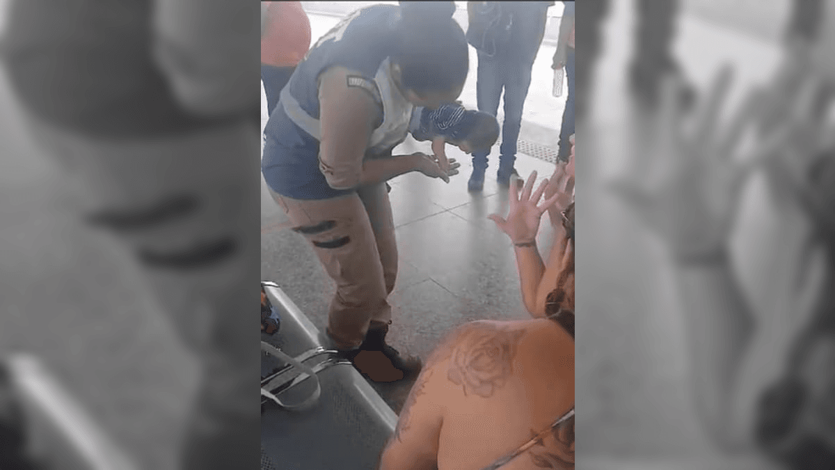 Segurança salva bebê em engasgamento