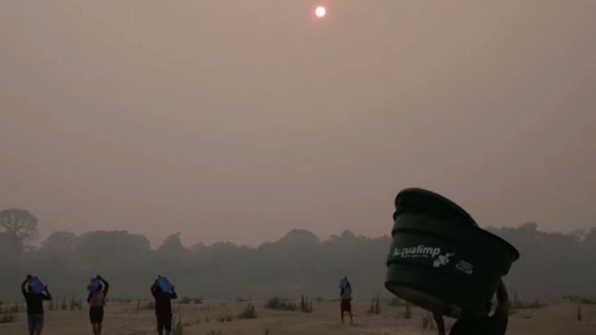 Cidades são encobertas por fumaça