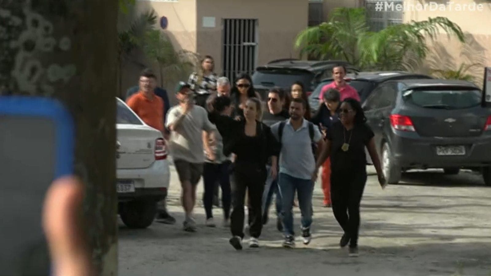 Deolane Bezerra sai de presídio