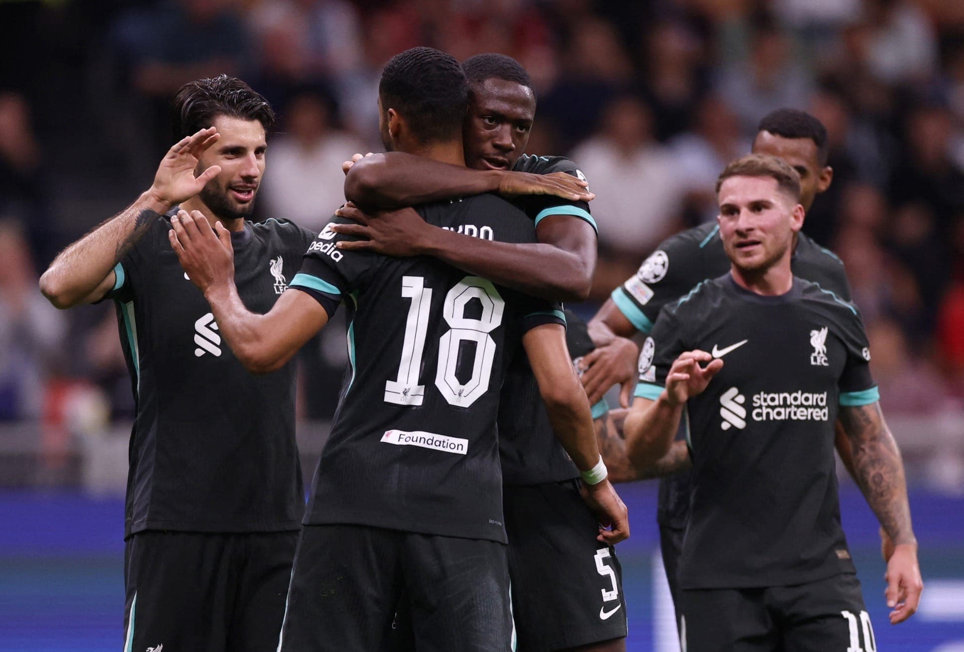 Liverpool vence Milan