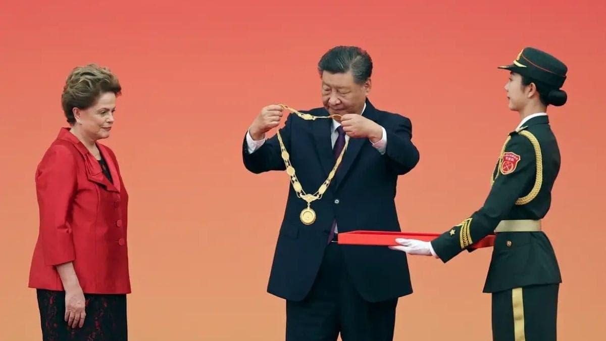 Dilma Rousseff recebe a Medalha da Amizade
