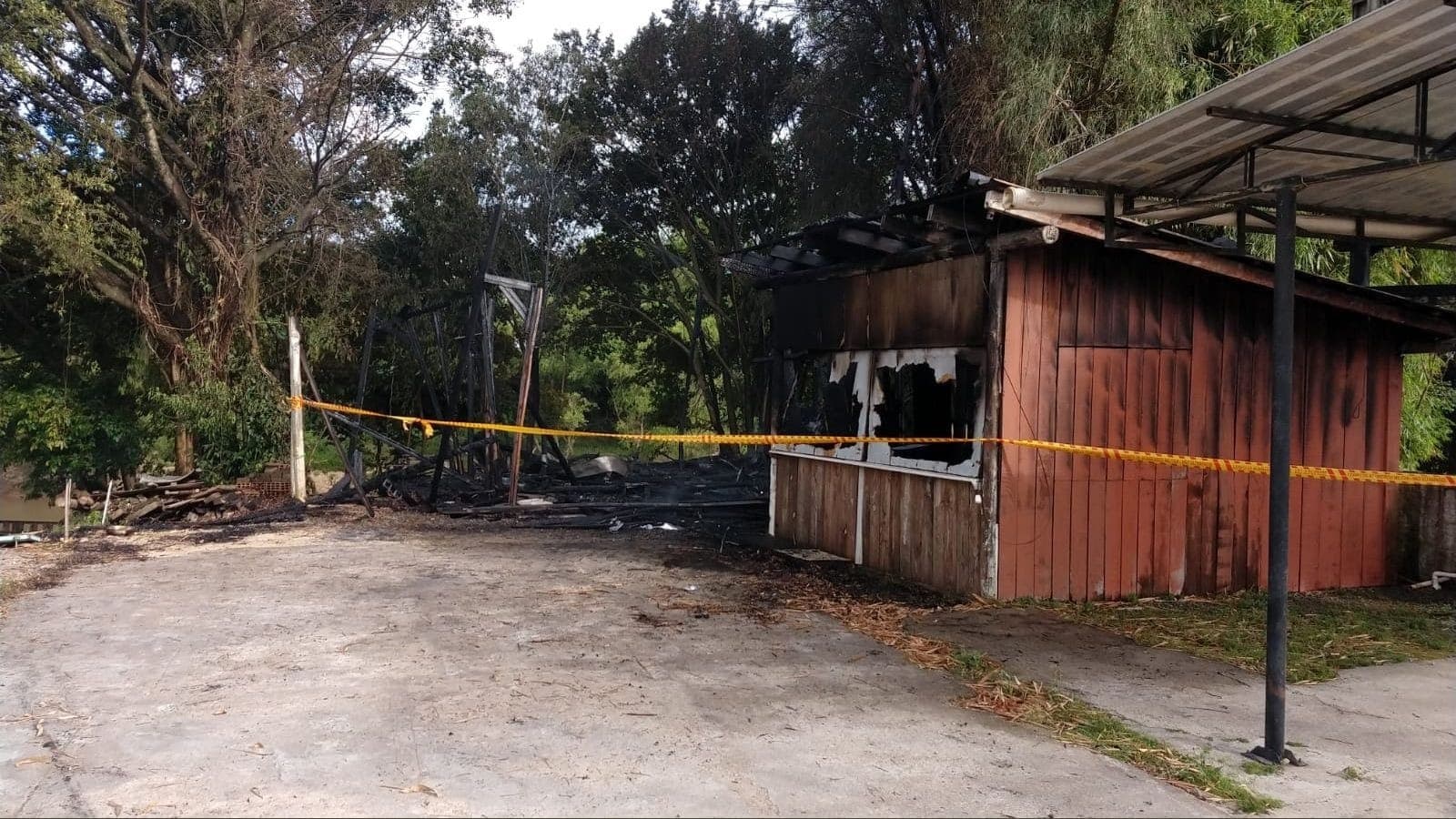 Casa de Tio França e Daiane Dias pegou fogo em 17 de novembro