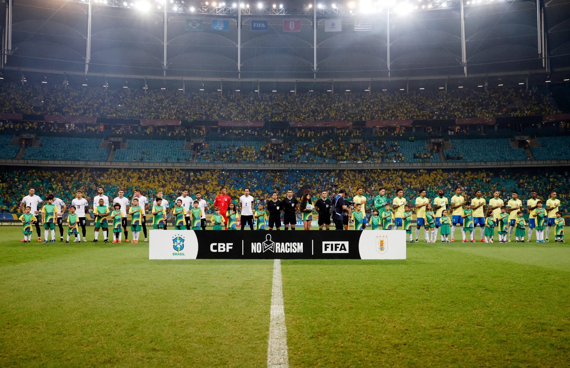 Estádio teve setores quase vazios em Brasil x Uruguai