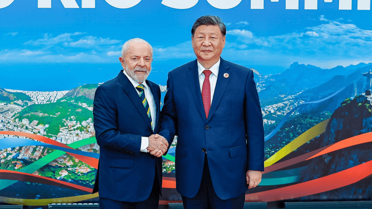 Lula ao lado de Xi Jinping no G20