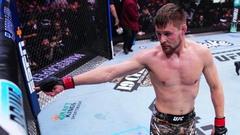 Bryce Mitchell comemora a vitória no UFC 310. 