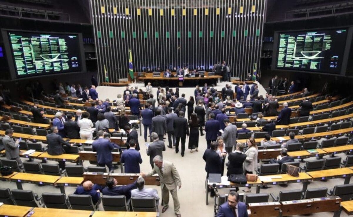 Câmara dos Deputados em votação