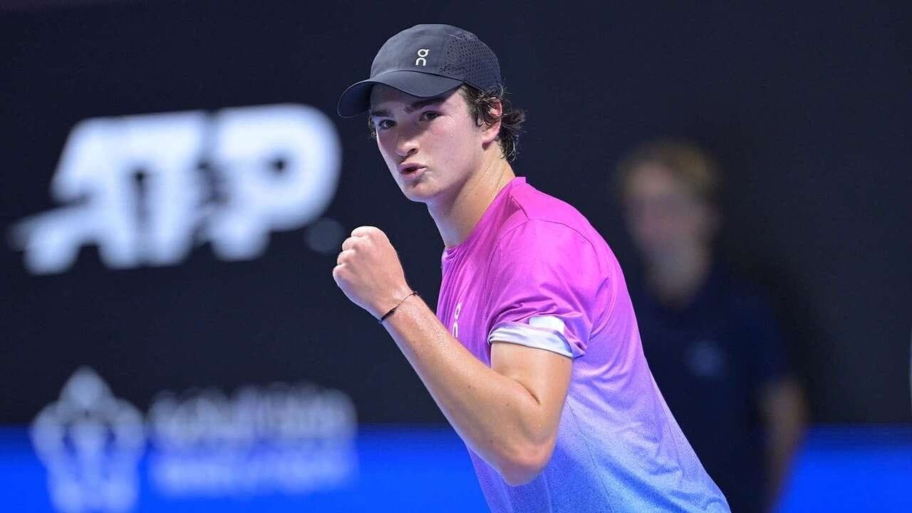 João Fonseca brilha no Next Gen ATP Finals e conquista título inédito para o Brasil