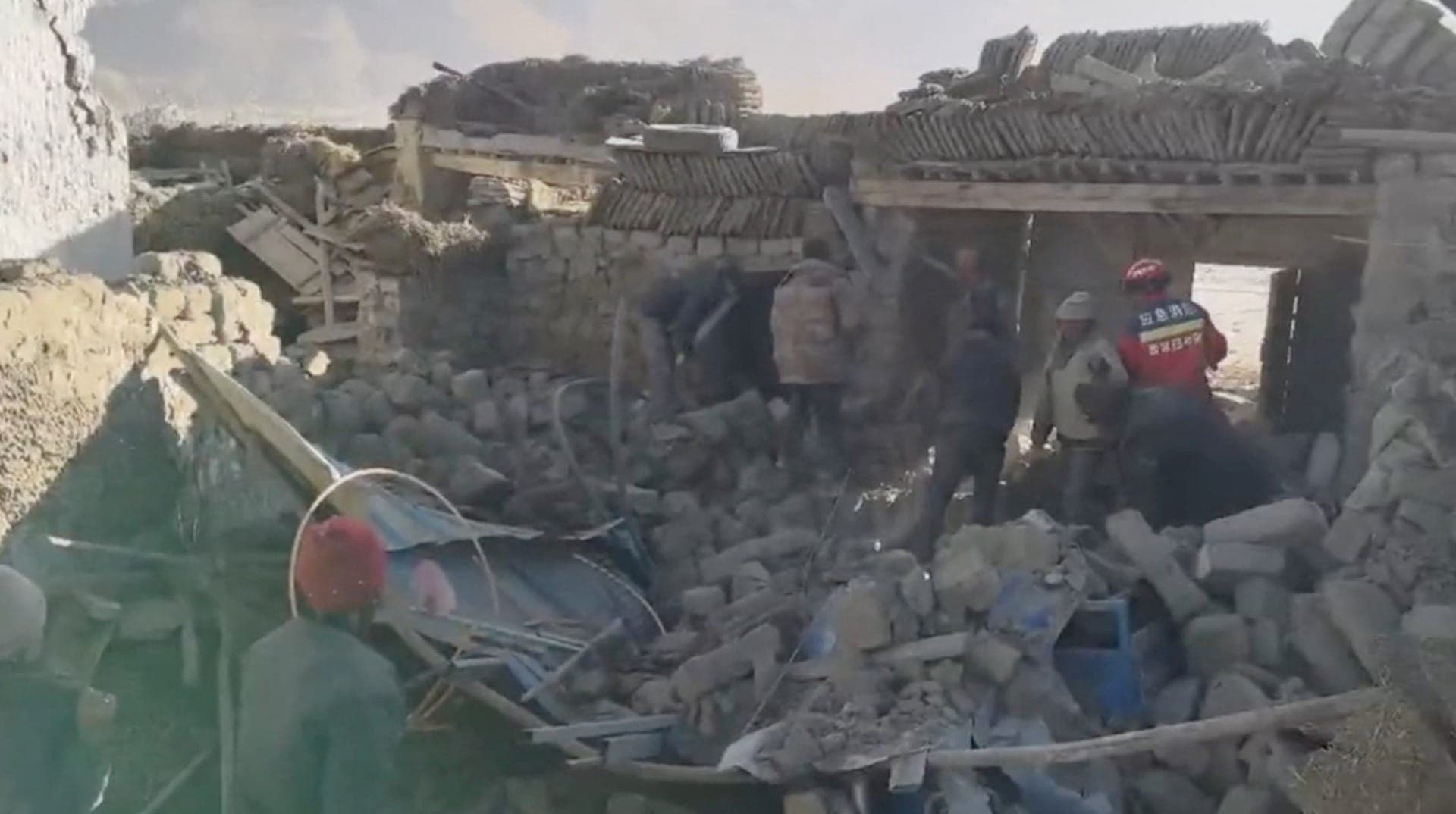 Terremoto destruiu casas no Nepal