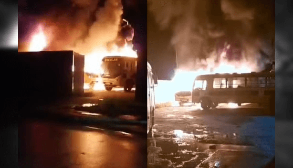 Mais 15 ônibus escolares foram incendiados.