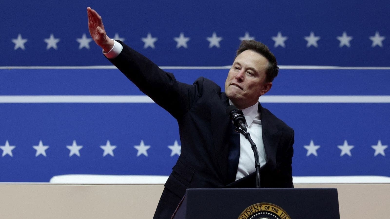 Elon Musk é acusado de fazer gesto nazista 
