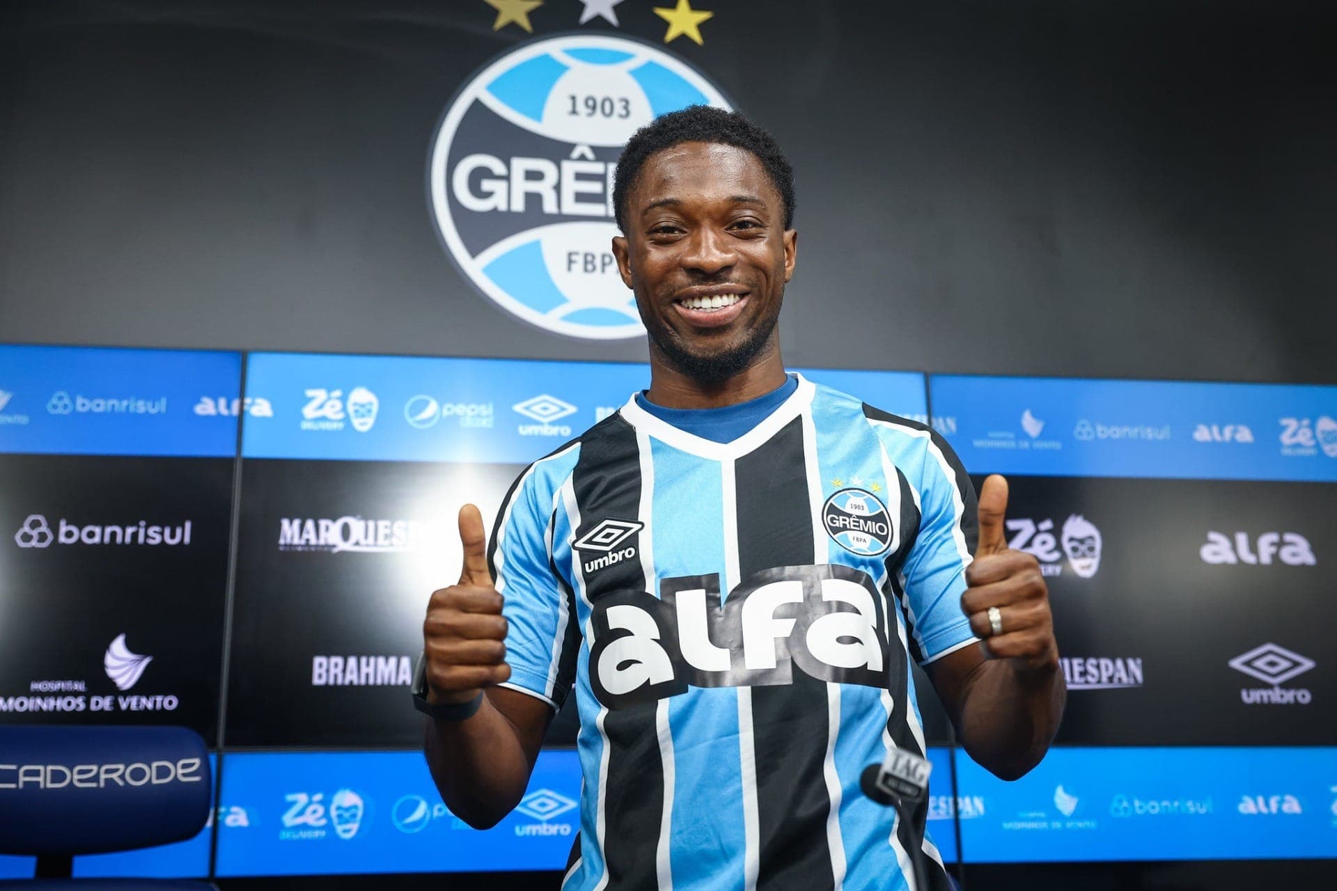 Belga Amuzu assume a 9 do Grêmio