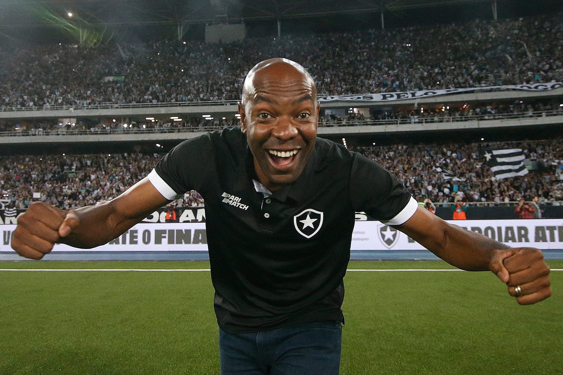 Cláudio Caçapa volta ao Botafogo