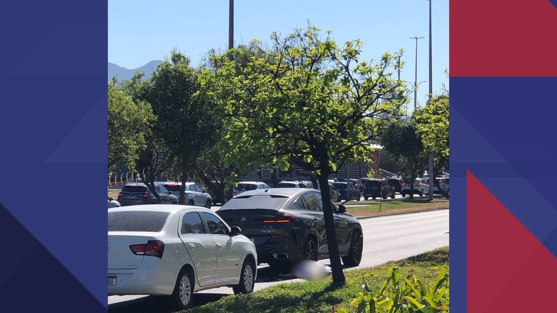 Ele estava em um carro na Avenida das Américas