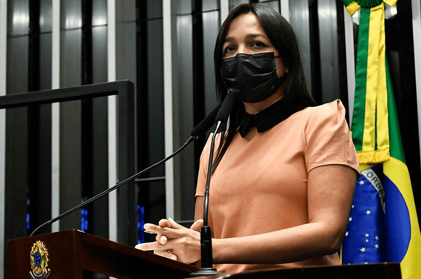 A relatora da proposta, senadora Eliziane Gama