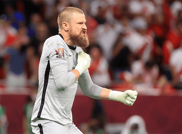 Andrew Redmayne em comemoração após defender pênalti de Alex Valera