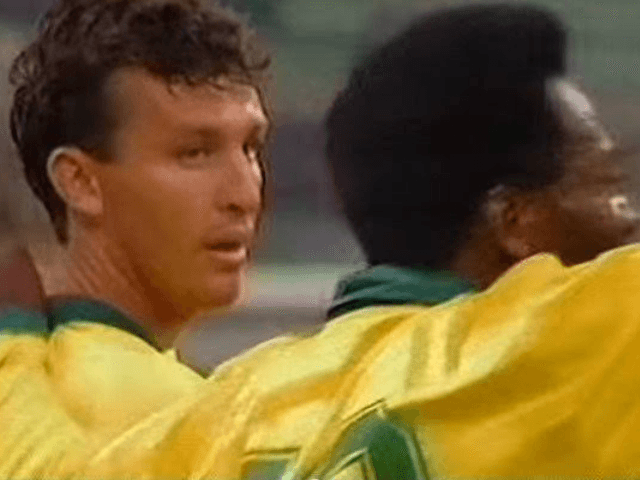 Craque Neto substitui Pelé em amistoso comemorativo dos 50 anos do Rei 
