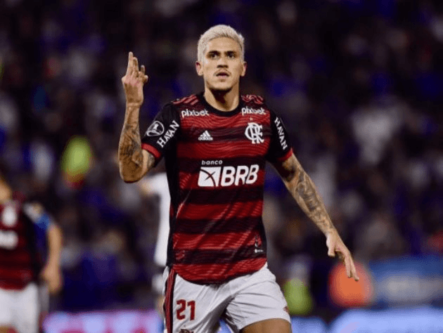 Pedro foi o destaque no duelo de ida contra o Vélez