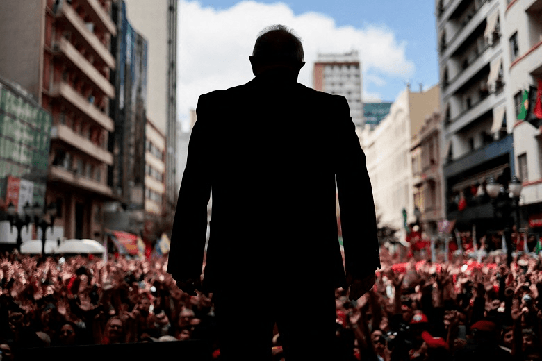 Luiz Inácio Lula da Silva participa de comício em Curitiba, 17/9/2022