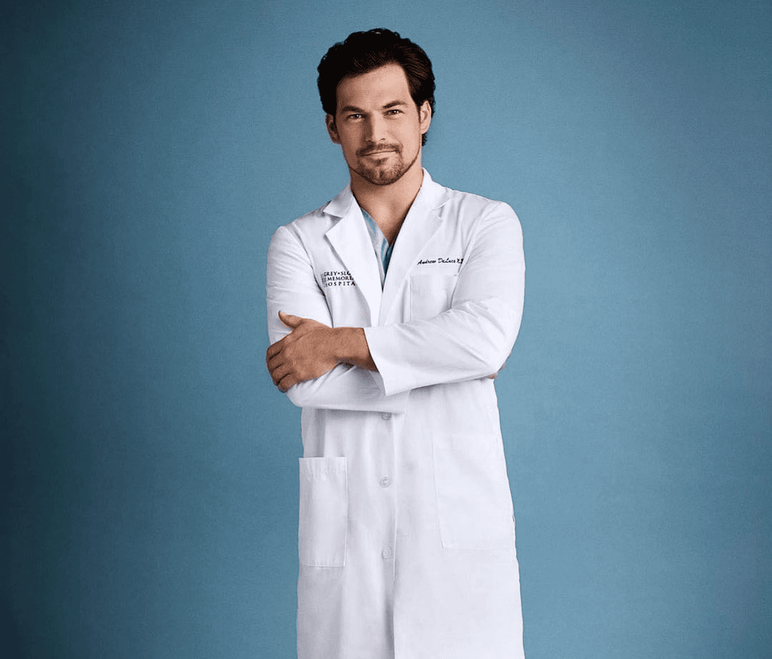 Giacomo Gianniotti como DeLuca em Grey's Anatomy