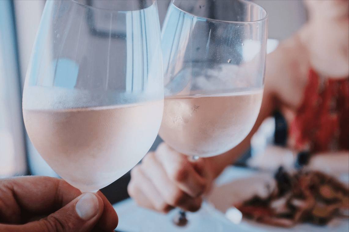 Vinho rosé: veja 4 sugestões para servir em ocasiões especiais
