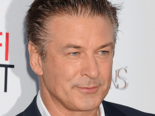 Alec Baldwin dispara arma em gravação de filme e mata diretora acidentalmente