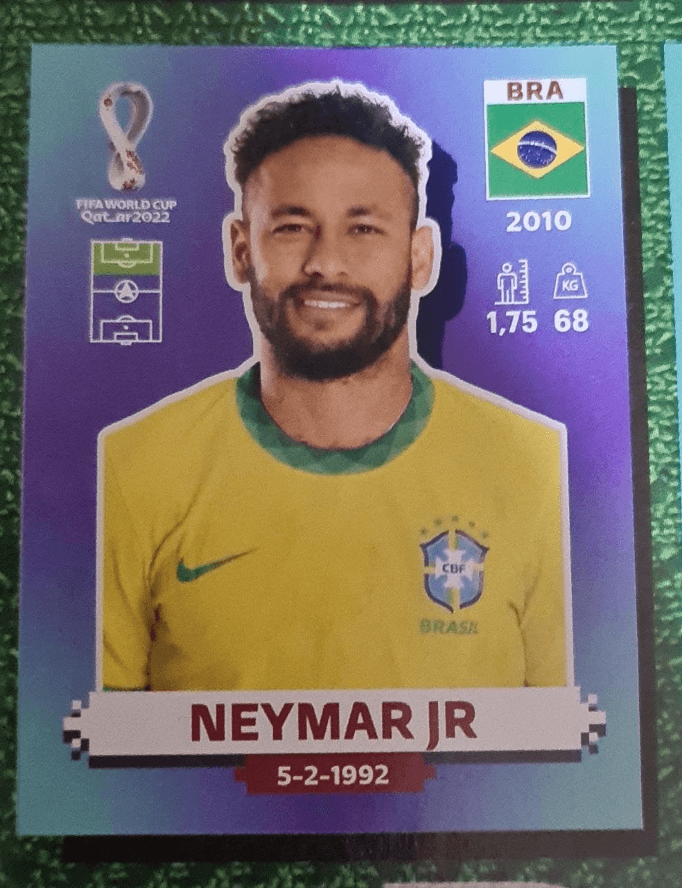 Variante de ouro da figurinha de Neymar chega a valer R$ 9 mil