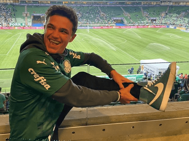 Norris foi até com tênis verde ao Allianz Parque