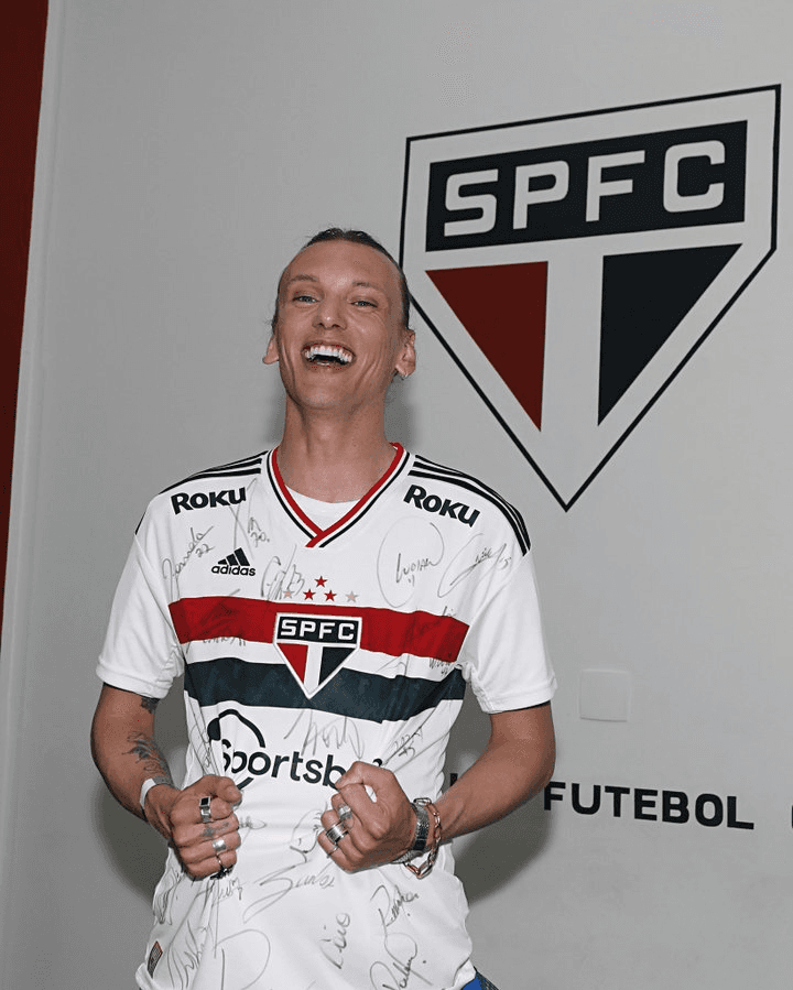 Vecna ganhou camisa autografada