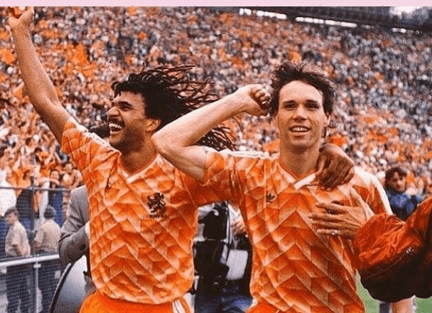 Campeões da Eurocopa em 1988, Gullit e Van Basten decepcionaram na Copa de 1990