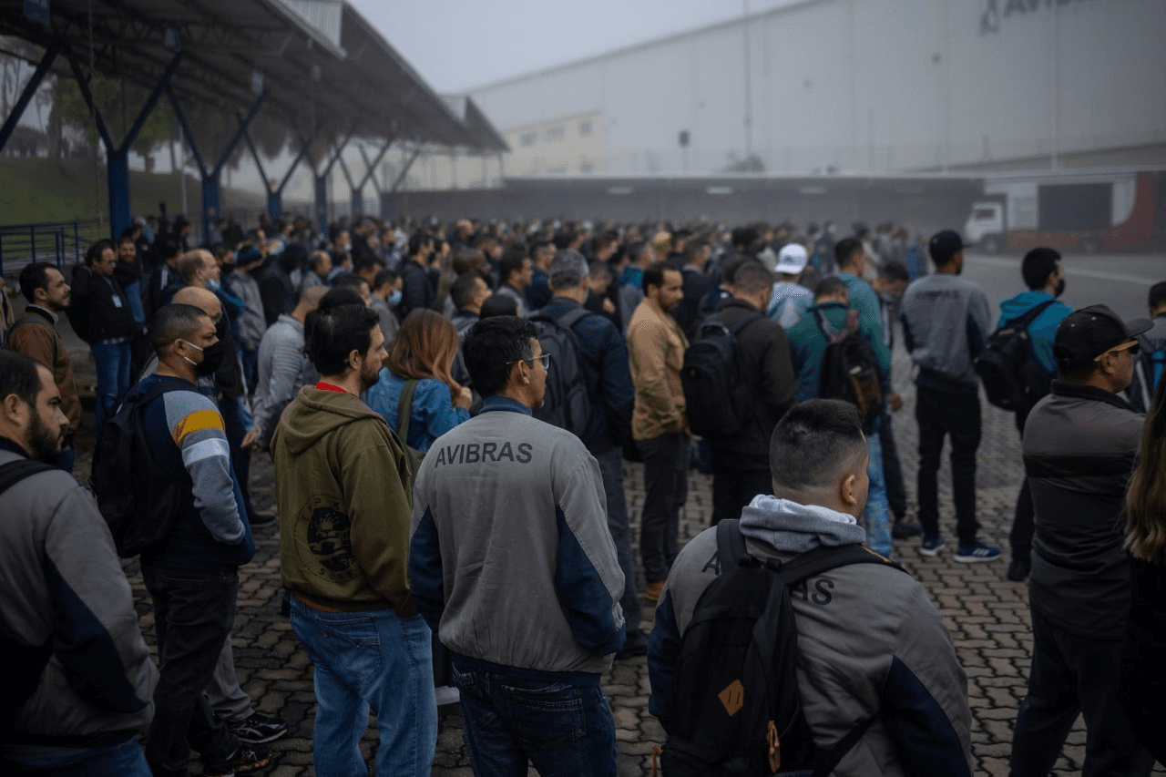Paralisação de 24 horas foi aprovada em assembleia nesta quinta-feira