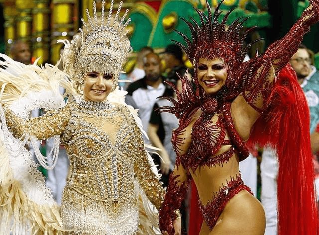Viviane Araújo com Duda Serdan, princesa de bateria da Mancha Verde.