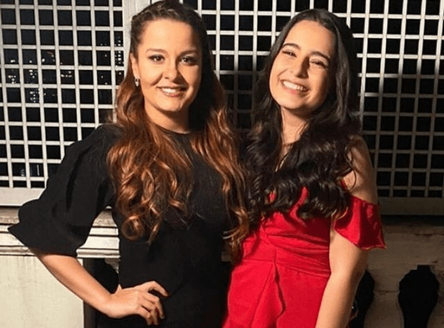 Maiara ao lado de Kamily, filha de Fernando Zor