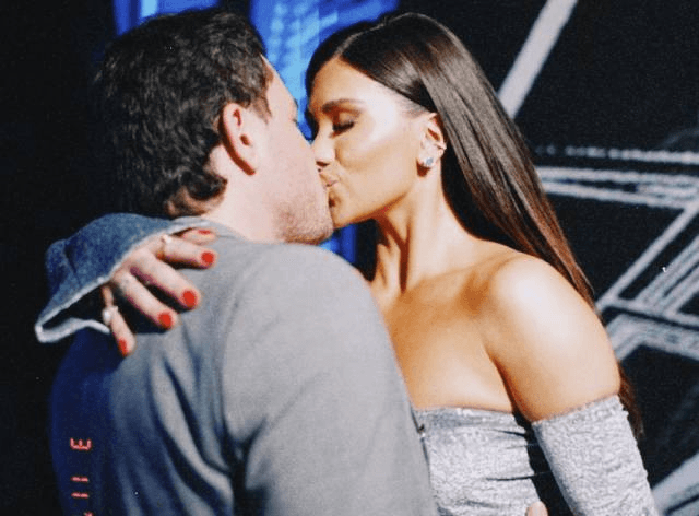 Flavia Pavanelli reata namoro com o empresário Junior Mendonza